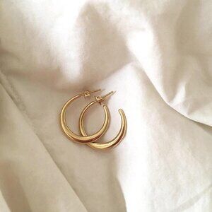 Mejuri the Editor Hoop earrings - SOLD OUT ONLINE